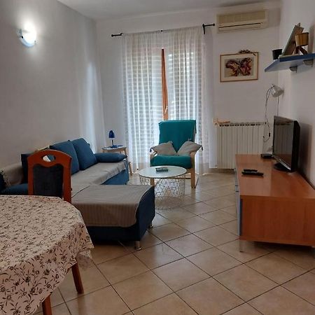 Apartments Graciela Pula Bagian luar foto